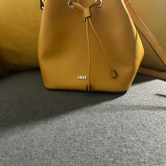 Mustard color DKNY mini hand bag. Gently used (2x)send me an offer please!! - Picture 5 of 8
